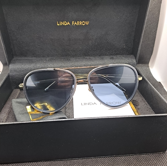 Linda Farrow - Picture 5 of 6